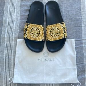Like new Versace Slides size 10